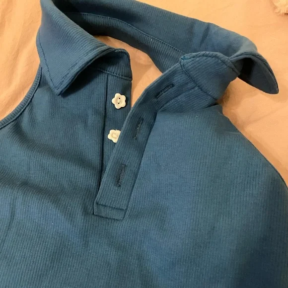 Korean-style women's sleeveless dress with a solid color slim fit designed. - Picture 8 of 8